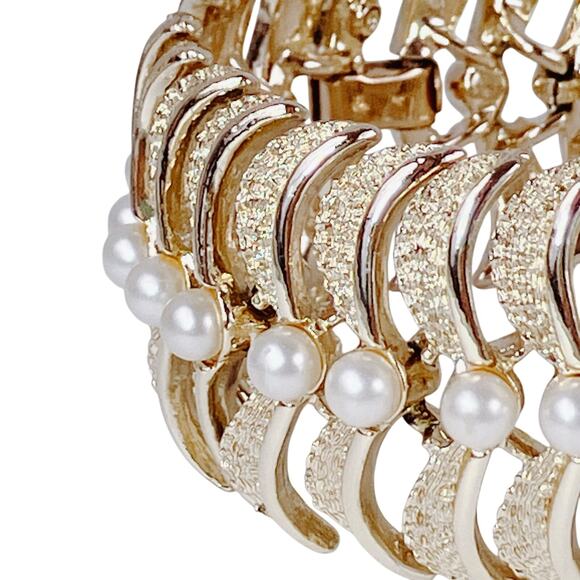 VTG Signed Kramer Mid Century Bracelet Gold Tone Faux Pearl Link Old Hollywood - Picture 4 of 16